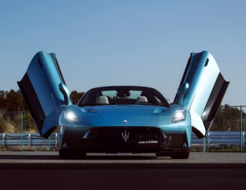 Maserati MCPura Cielo [Japan] (M240) '2025–pr.
