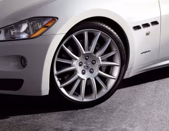 Maserati GranTurismo S Automatic [Worldwide] (M145) '2009–12