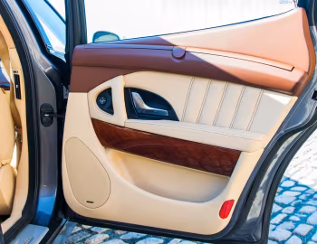 Intérieur 2010–12 Maserati Quattroporte S Executive GT [North America] (M139) '2009–12