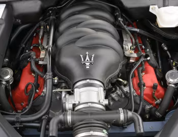 Sous la capuche 2006–08 Maserati Quattroporte Sport GT [North America] (M139) '2005–08