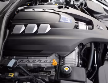 Sous la capuche Maserati Quattroporte S Q4 (M156) '2013–16