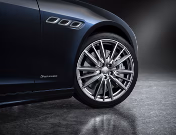 2019 Maserati Quattroporte GranLusso "Edizione Nobile" [North America] (M156) '2018–19