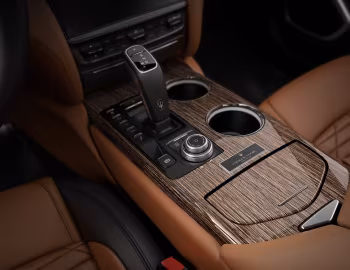 2019 Maserati Quattroporte GranLusso "Edizione Nobile" [North America] (M156) '2018–19