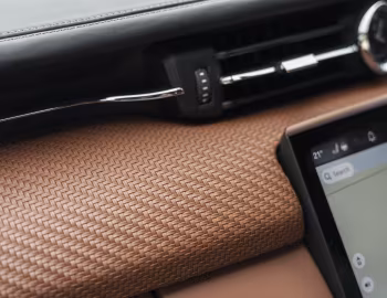 Interior Maserati Quattroporte Trofeo [UK-spec] (M156) '2021–23