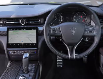 Panneau avant Maserati Quattroporte Trofeo [UK-spec] (M156) '2020–21