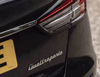 Maserati Quattroporte Trofeo [UK-spec] (M156) '2021–23