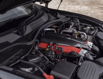Sob o capô Maserati Quattroporte Trofeo [UK-spec] (M156) '2021–23