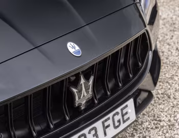 Maserati Quattroporte Trofeo [UK-spec] (M156) '2021–23