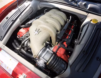 Sous la capuche 2003–04 Maserati Spyder [North America] '2003–04