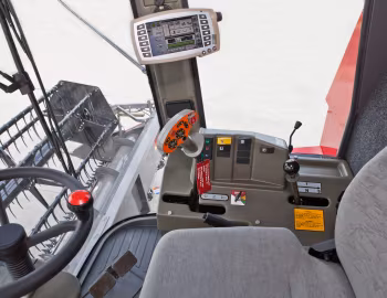 Interior Massey Ferguson 32 SR '2012–????