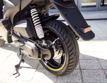 Bajo el capó Yamaha Aerox 4 '2018–pr.