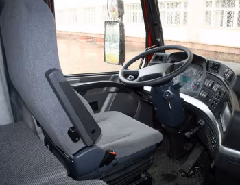 Intérieur МАЗ-6440РА '2011
