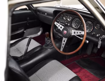 Panel frontal Mazda 110S (L10A) '05.1967–07.1968