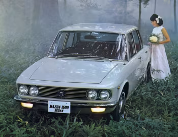 Mazda 1500 Sedan '07.1966–03.1973
