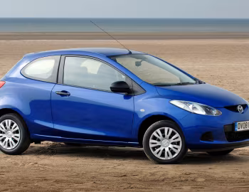 Mazda2 3-door [UK-spec] (DE) '2008–10