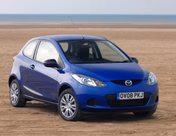 Mazda2 3-door [UK-spec] (DE) '2008–10