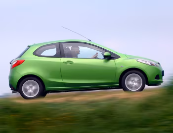 Mazda2 3-door [UK-spec] (DE) '2008–10