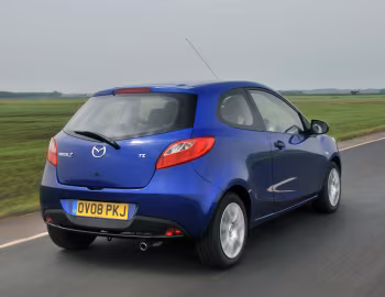 Mazda2 3-door [UK-spec] (DE) '2008–10