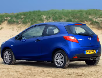 Mazda2 3-door [UK-spec] (DE) '2008–10