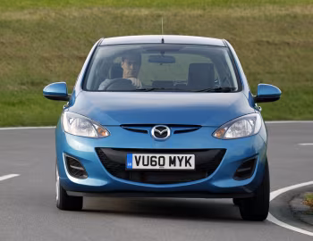 Mazda2 5-door [UK-spec] (DE2) '2010–14
