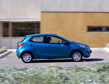 Mazda2 5-door (DE2) '2010–14