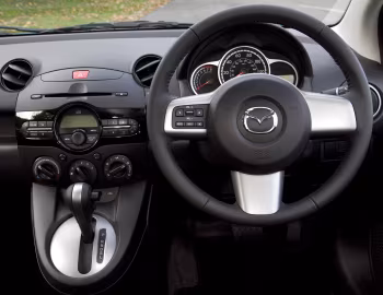 Panel frontal Mazda2 5-door [UK-spec] (DE2) '2010–14