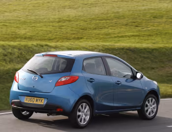 Mazda2 5-door [UK-spec] (DE2) '2010–14