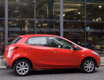 Mazda2 5-door [UK-spec] (DE) '2007–10
