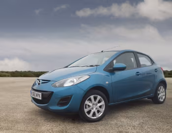 Mazda2 5-door [UK-spec] (DE2) '2010–14