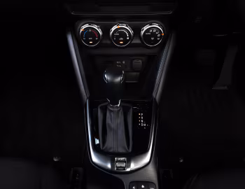 Interior Mazda2 Evolve [Australia] (DJ) '2023–pr.