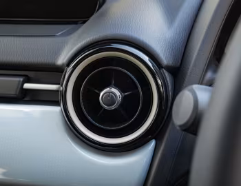 Intérieur Mazda2 Exclusive-Line [UK-spec] (DJ) '2023–25