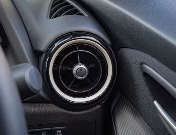 Intérieur Mazda2 Exclusive-Line [UK-spec] (DJ) '2023–25