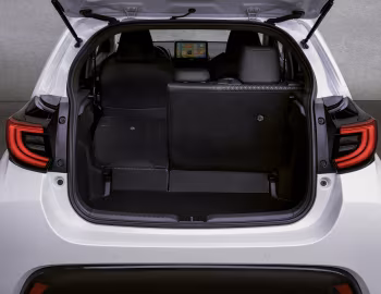 Ambos Mazda2 Hybrid [EU-spec] '2024–pr.