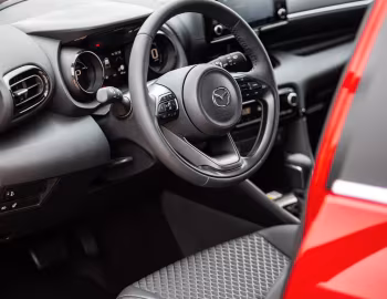 Interior Mazda2 Hybrid [EU-spec] '2022–23