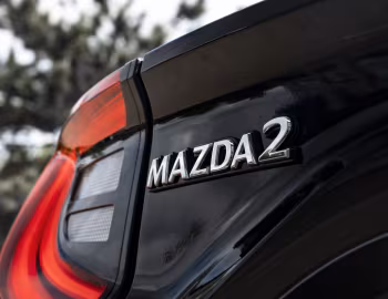 Mazda2 Hybrid [UK-spec] '2022–23