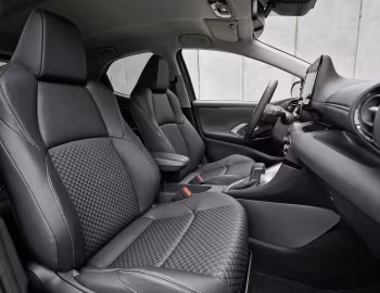 Interior Mazda2 Hybrid [EU-spec] '2022–23