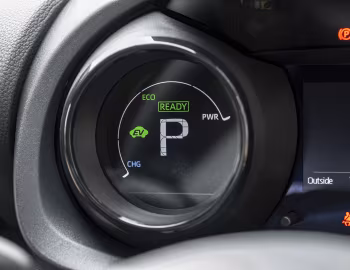 Interior Mazda2 Hybrid [UK-spec] '2022–23