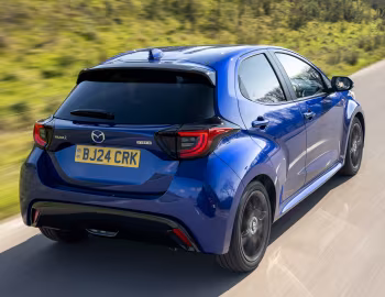 Mazda2 Hybrid [UK-spec] '2024–pr.