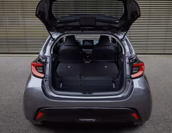 Ambos Mazda2 Hybrid [EU-spec] '2022–23