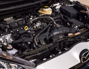 Bajo el capó Mazda2 Hybrid [EU-spec] '2024–pr.