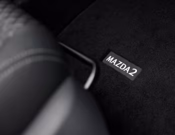 Interior Mazda2 Hybrid [EU-spec] '2022–23