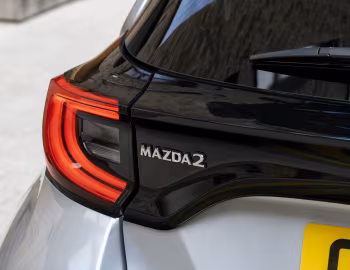 Mazda2 Hybrid [UK-spec] '2022–23