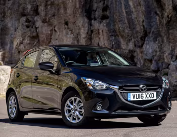 Mazda2 "Red Edition" [UK-spec] (DJ) '2016