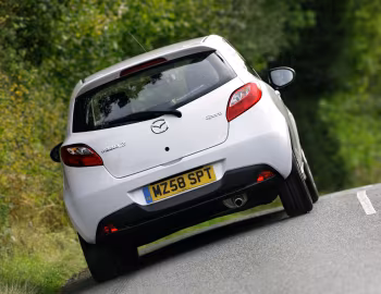 Mazda2 Sport 3-door [UK-spec] (DE) '2008–10