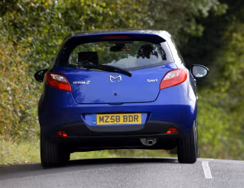 Mazda2 Sport 3-door [UK-spec] (DE) '2008–10