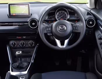 Panel frontal Mazda2 "Sport Black" [UK-spec] '2015