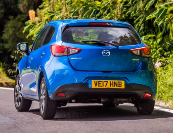 Mazda2 "Tech Edition" [UK-spec] (DJ) '2017