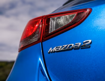 Mazda2 "Tech Edition" [UK-spec] (DJ) '2017