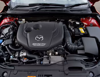 Bajo el capó Mazda3 Saloon [UK-spec] (BM) '2013–16