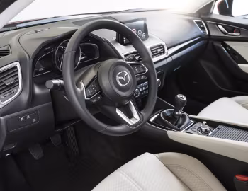 Interior 2017–19 Mazda3 Hatchback [North America] '2016–19